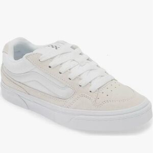 Vans Women's Low-Top Sneakers in White and Cream